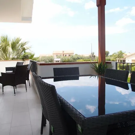 Holiday home Sulle Tracce Di Montalbano