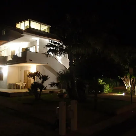 Holiday home Sulle Tracce Di Montalbano *